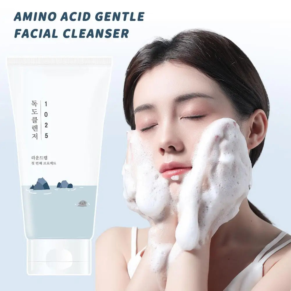     Round Lab 1025 Dokdo Cleanser texture